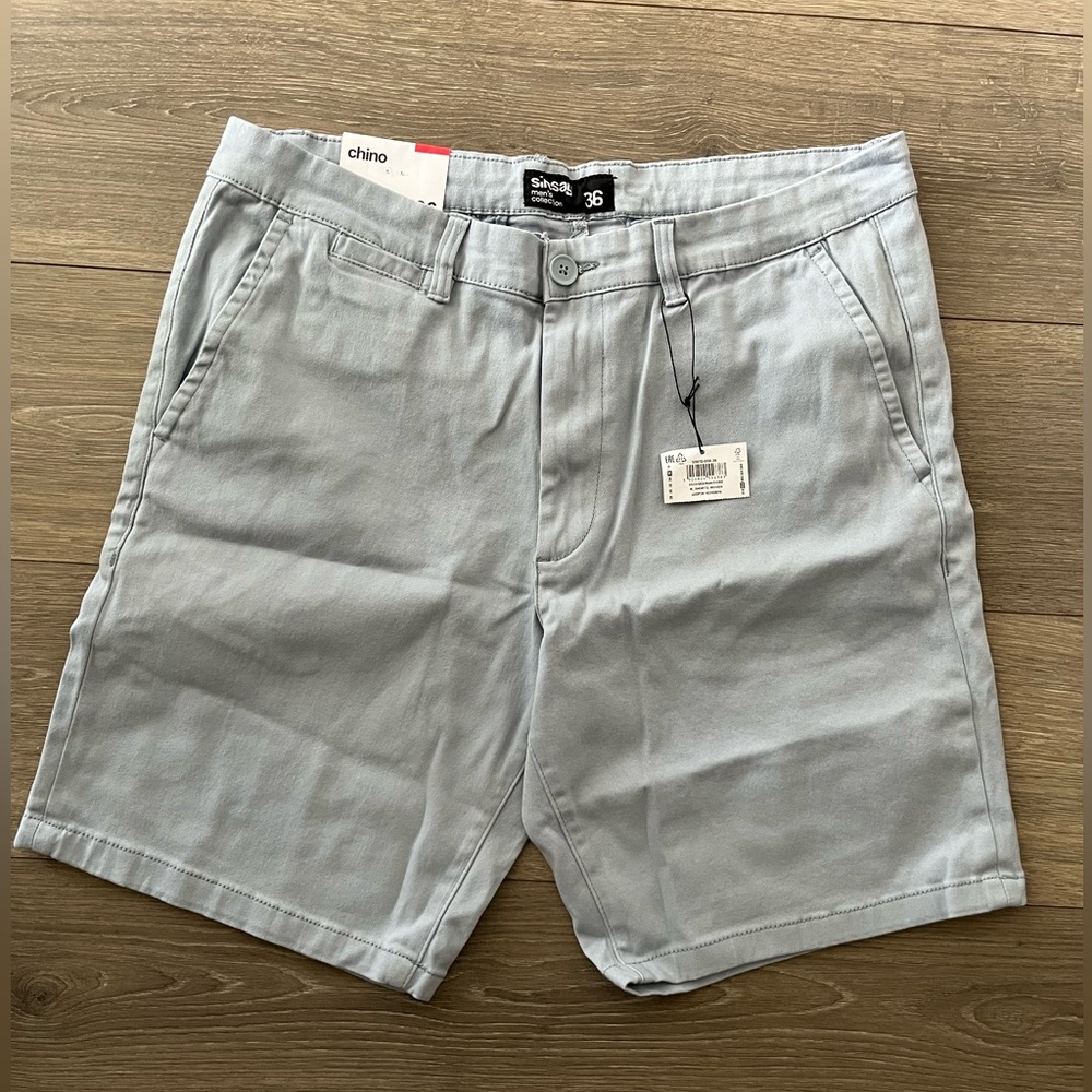 NWT Sinsay Men’s Pale Blue Chino Shorts Size 36